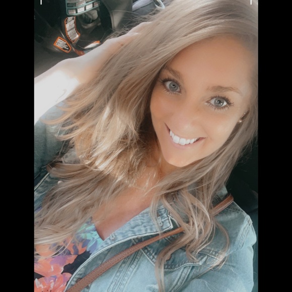 Meet your Posher, Kristie - Picture 4 of 4